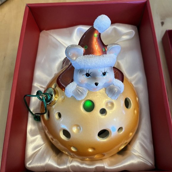 MOUSE LUMINARY Christmas Holiday Ornament WITH FLAMELESS CANDLE Tested Works - Picture 2 of 13